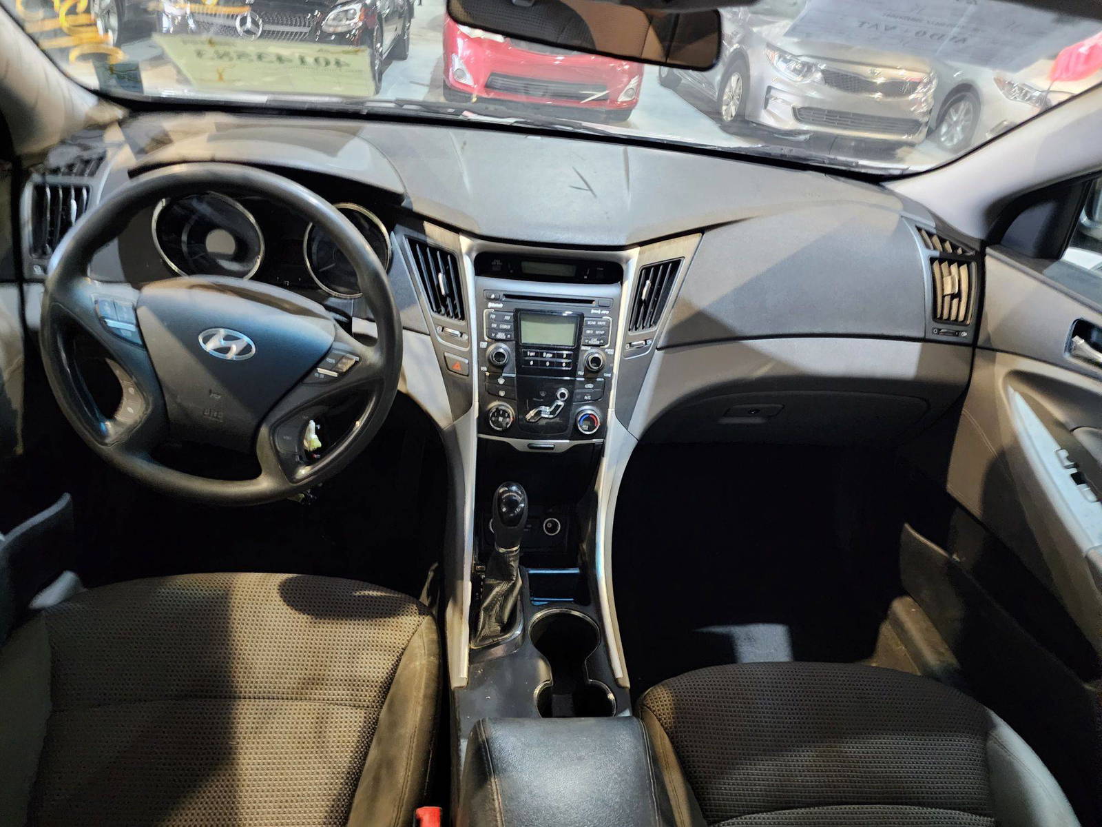 2011 HYUNDAI SONATA — 215800 Miles — Lot 241041 — Al Quoz - Marhaba Auctions Used Cars - Image 8