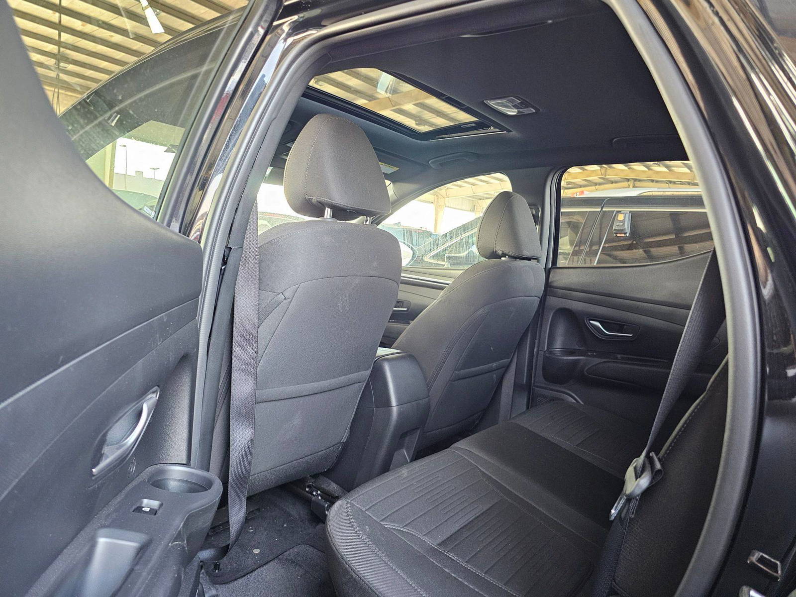 2023 HYUNDAI SANTA CRUZ — 14002 Miles — Lot DAF3PH051753 — Souq - Marhaba Auctions Used Cars - Image 6