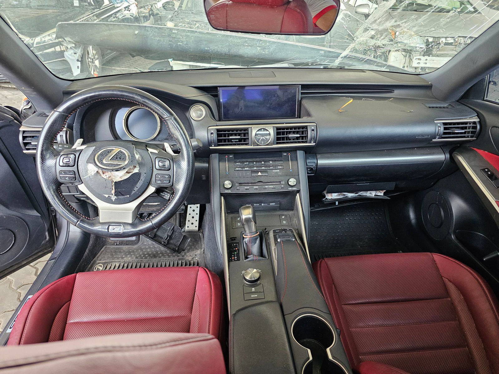 2017 LEXUS IS 200T — 98094 Miles — Lot H5050269 — Souq - Marhaba Auctions Used Cars - Image 7
