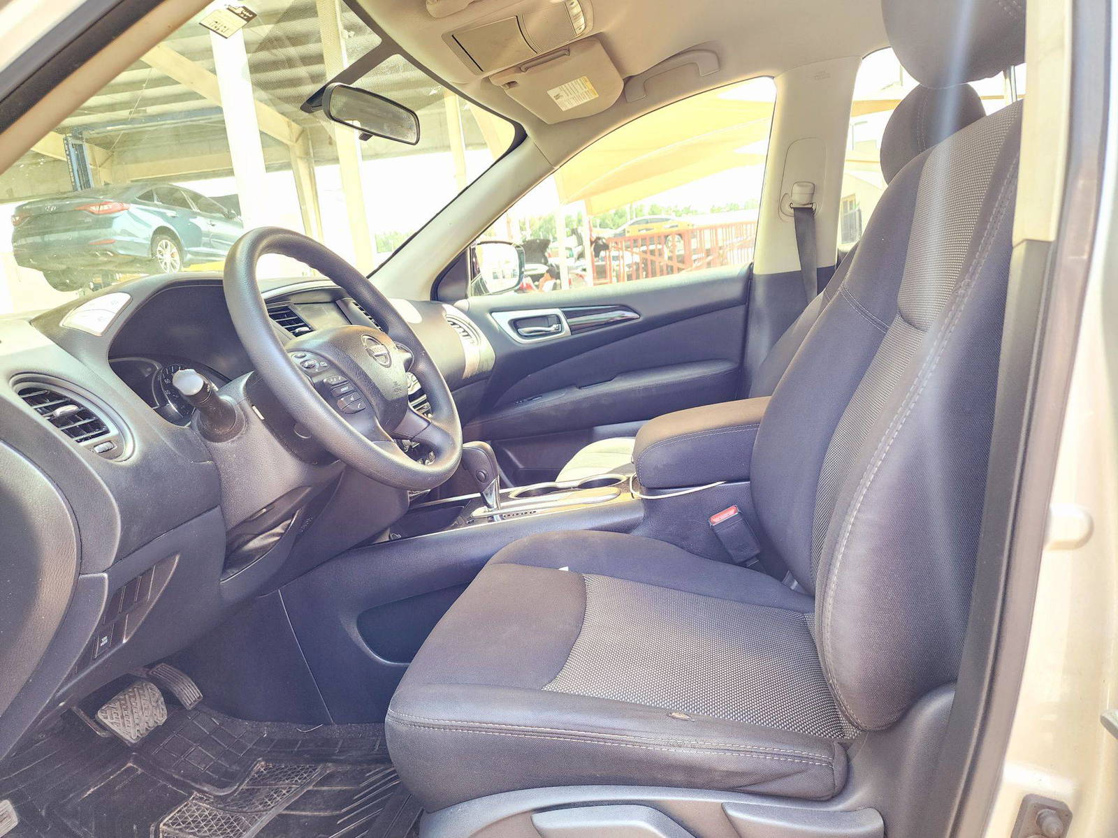 2017 NISSAN PATHFINDER — 174621 Miles — Lot 2HC687576 — Souq - Marhaba Auctions Used Cars - Image 8