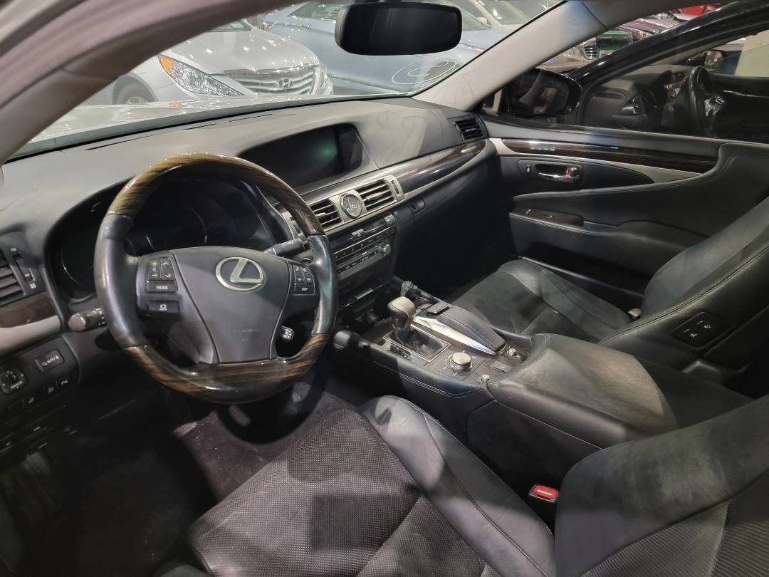 2013 LEXUS LS 460 — 185584 Miles — Lot 5115220 — Main - Marhaba Auctions Used Cars - Image 6