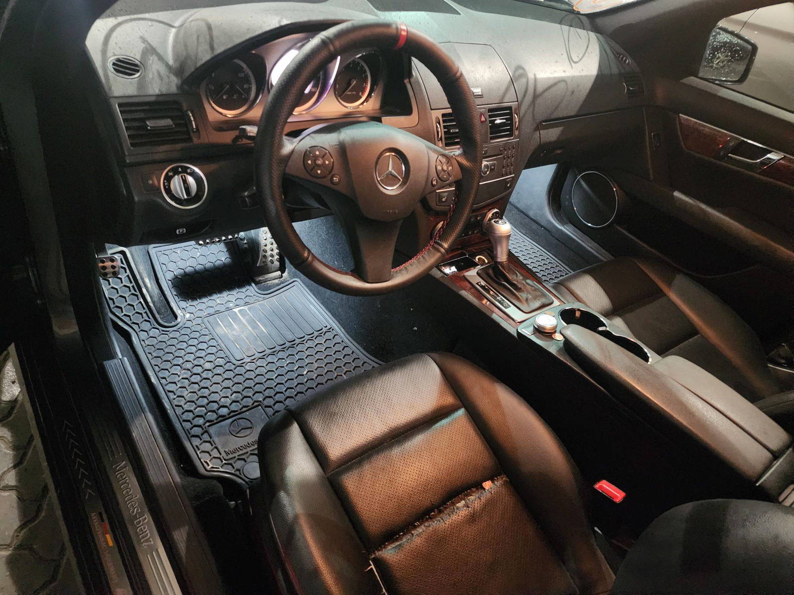2011 MERCEDES BENZ C300 — 180805 Miles — Lot 70631683 - Marhaba Auctions Used Cars - Image 10