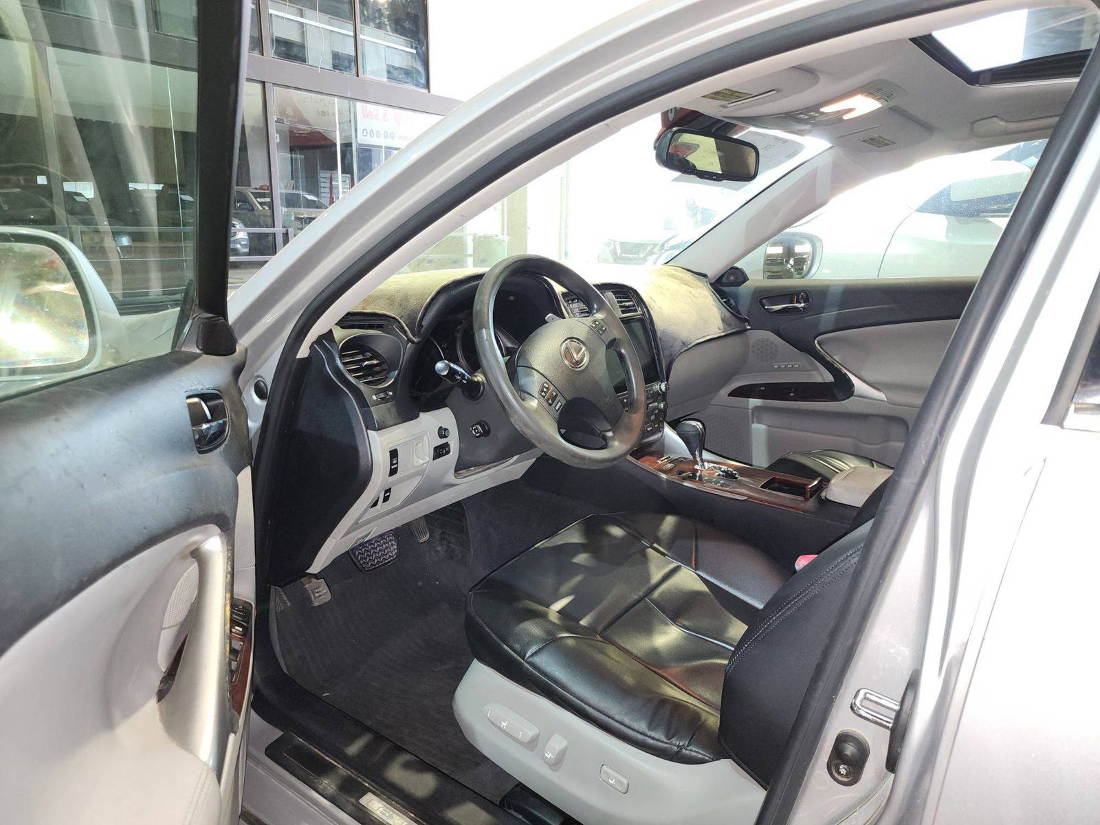 2008 LEXUS IS-350 — 279434 Miles — Lot 5018706 — Al Quoz - Marhaba Auctions Used Cars - Image 10