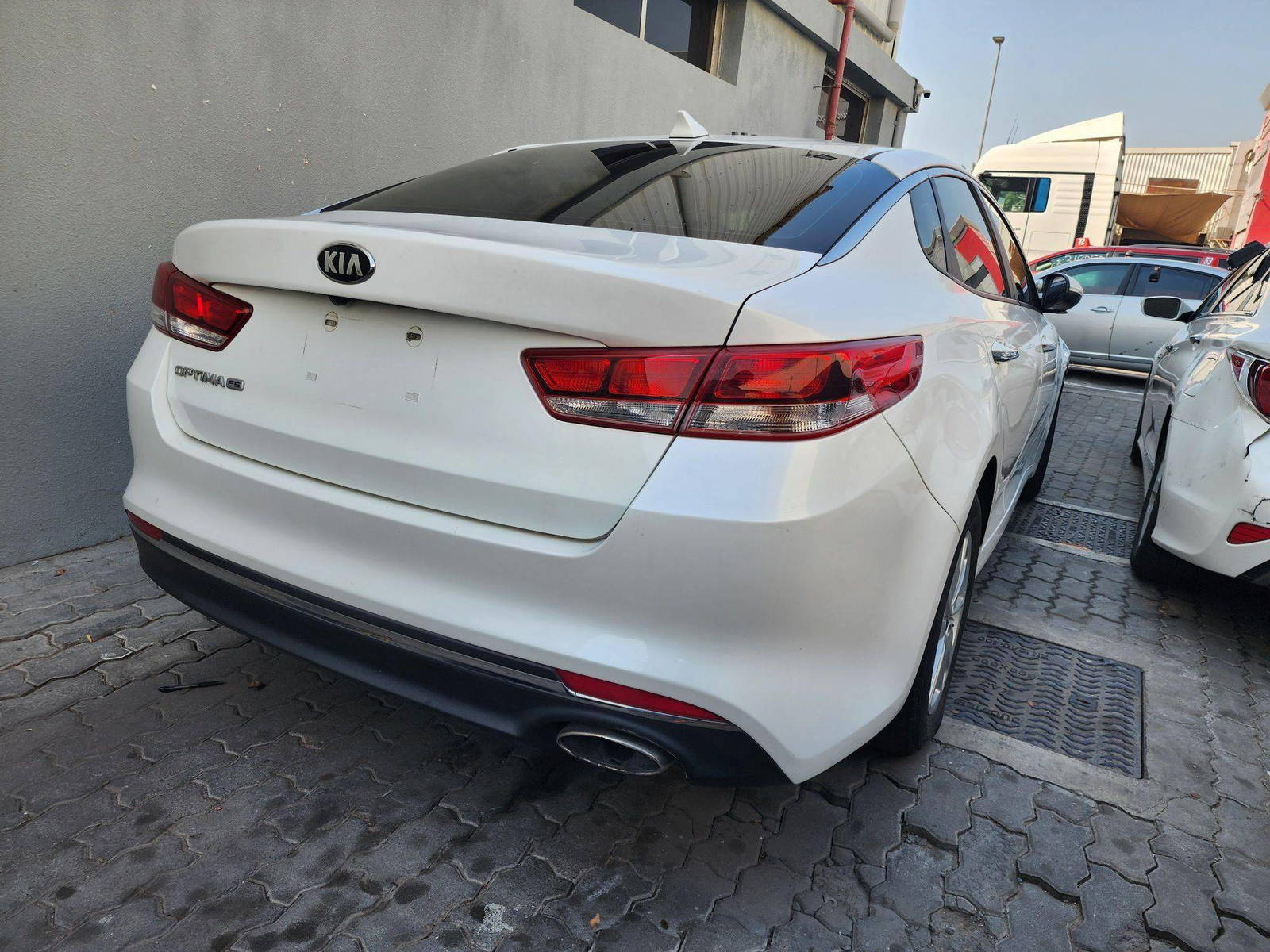 2016 KIA OPTIMA — 145213 Miles — Lot 99086 — Al Quoz - Marhaba Auctions Used Cars - Image 4