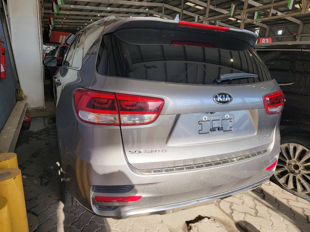 2017 KIA SORENTO — 92706 Miles — Lot 40171172 — Main - Marhaba Auctions Used Cars - Image 3