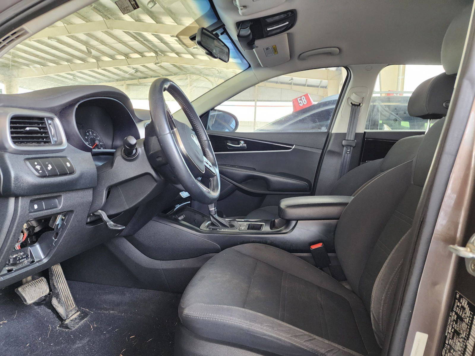 2019 KIA SORENTO — 146874 Miles — Lot 36601 — Souq - Marhaba Auctions Used Cars - Image 8