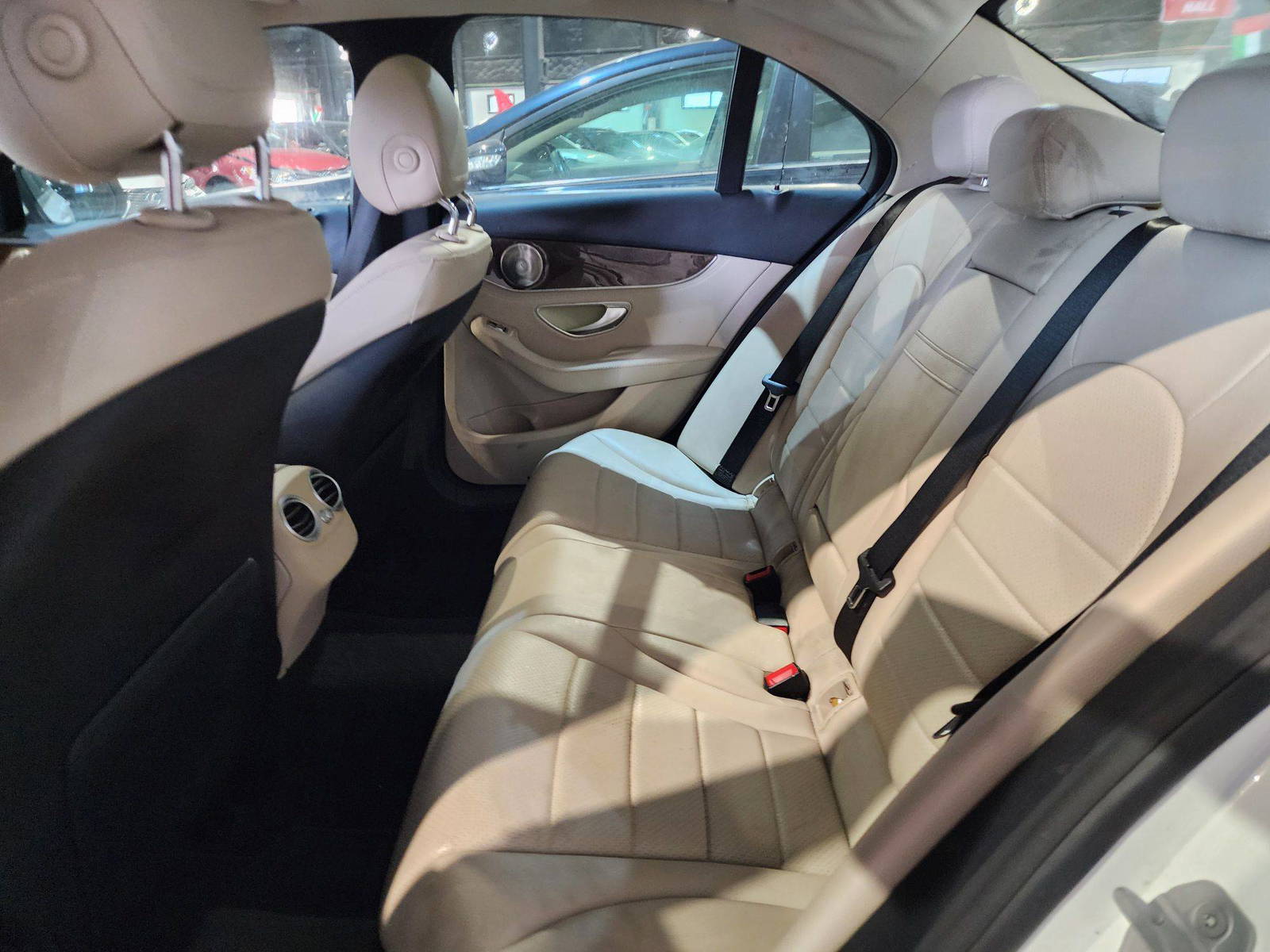 2015 MERCEDES BENZ C300 — 114648 Miles — Lot 077586 — Souq - Marhaba Auctions Used Cars - Image 7