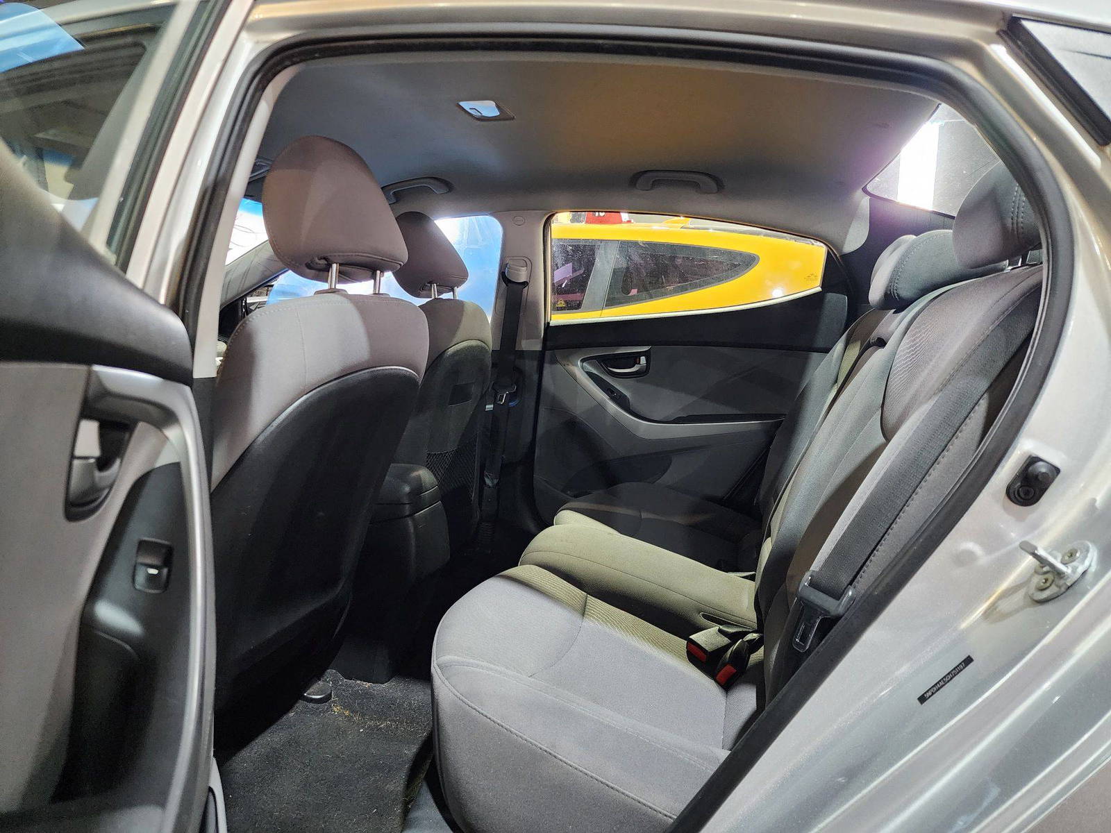 2016 HYUNDAI ELANTRA — 139353 Miles — Lot 751197 — Al Quoz - Marhaba Auctions Used Cars - Image 5