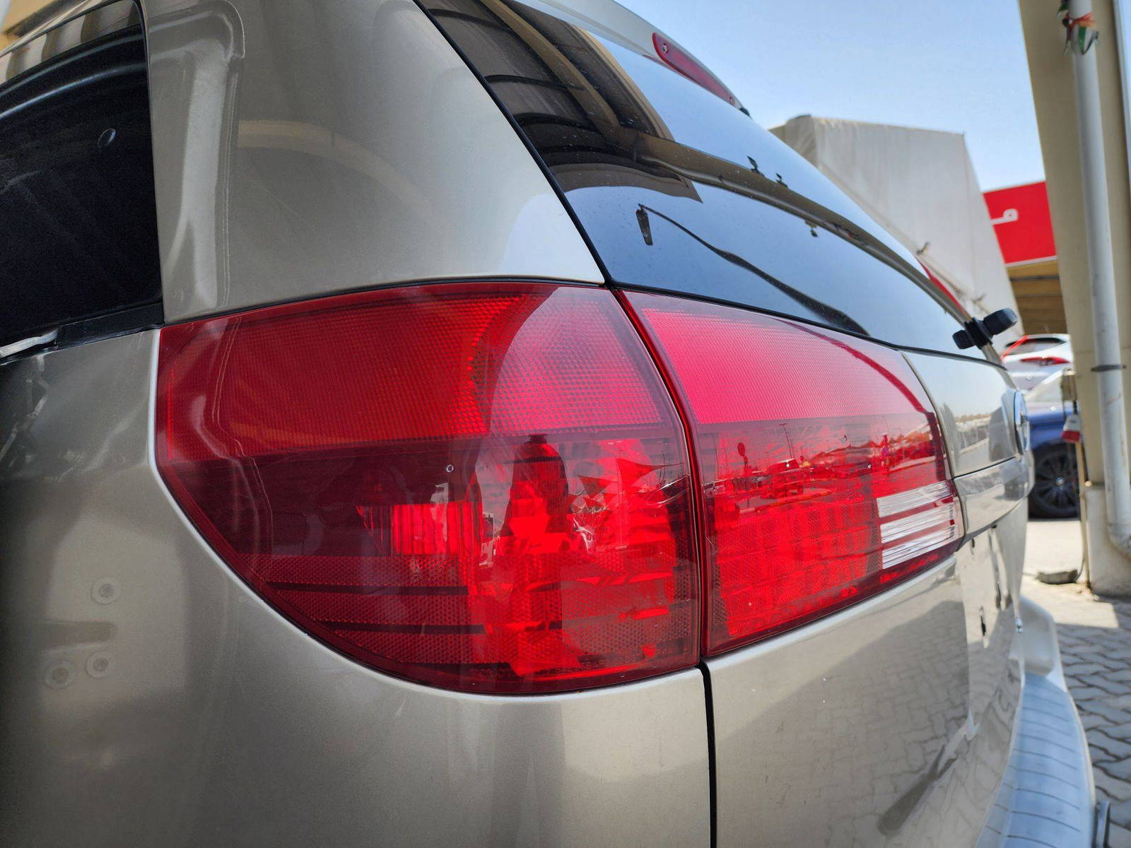 2005 TOYOTA SIENNA — 259593 Miles — Lot 25625 — Souq - Marhaba Auctions Used Cars - Image 10