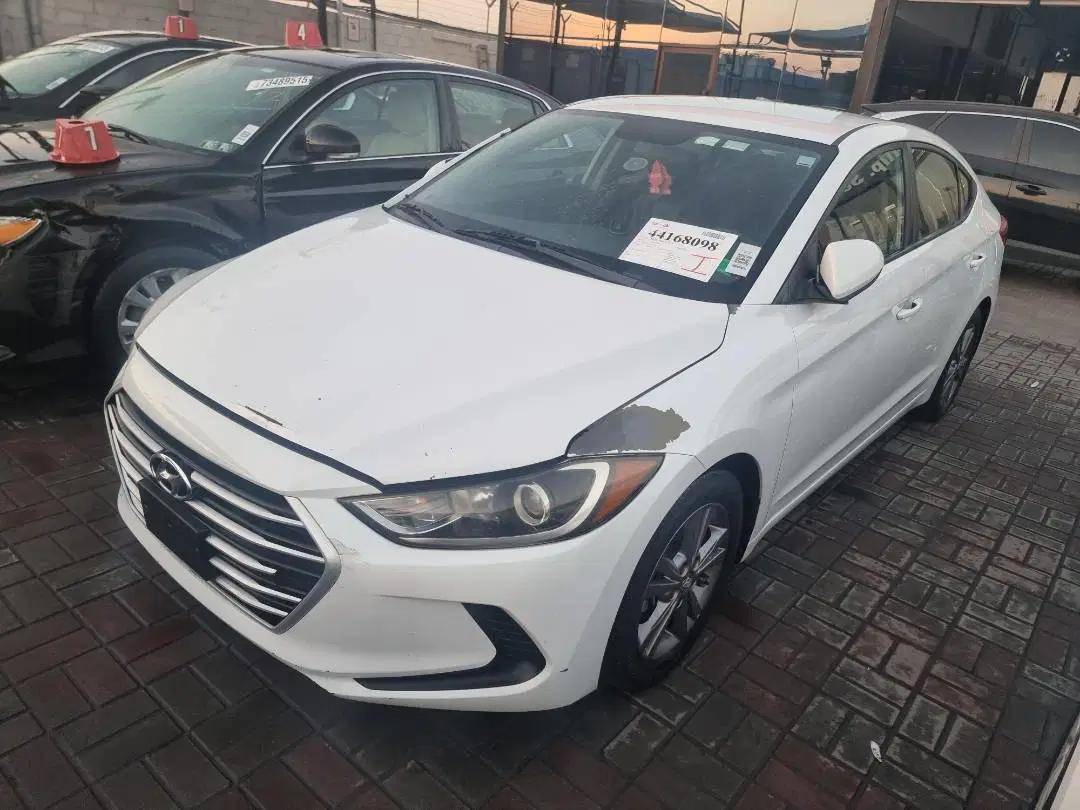 HYUNDAI ELANTRA