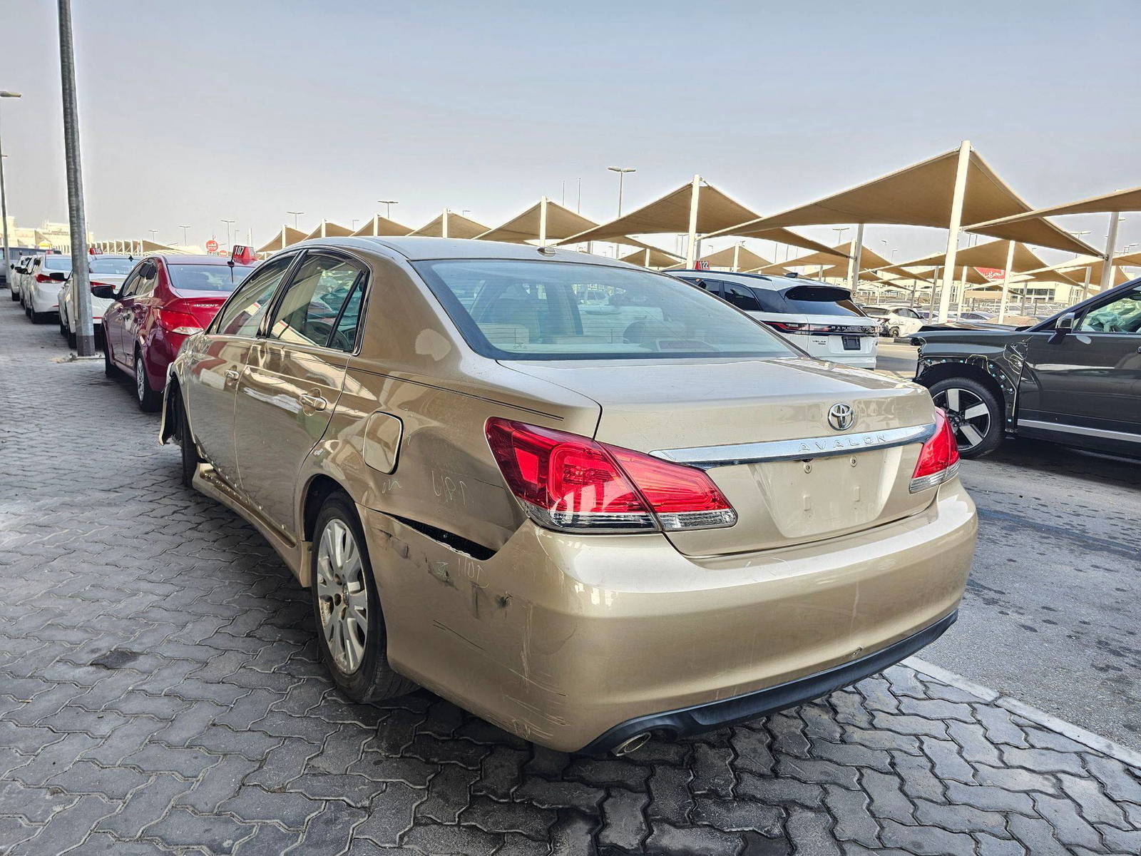 2011 TOYOTA AVALON — 186391 Miles — Lot K3DB4BU402109 — Souq - Marhaba Auctions Used Cars - Image 3