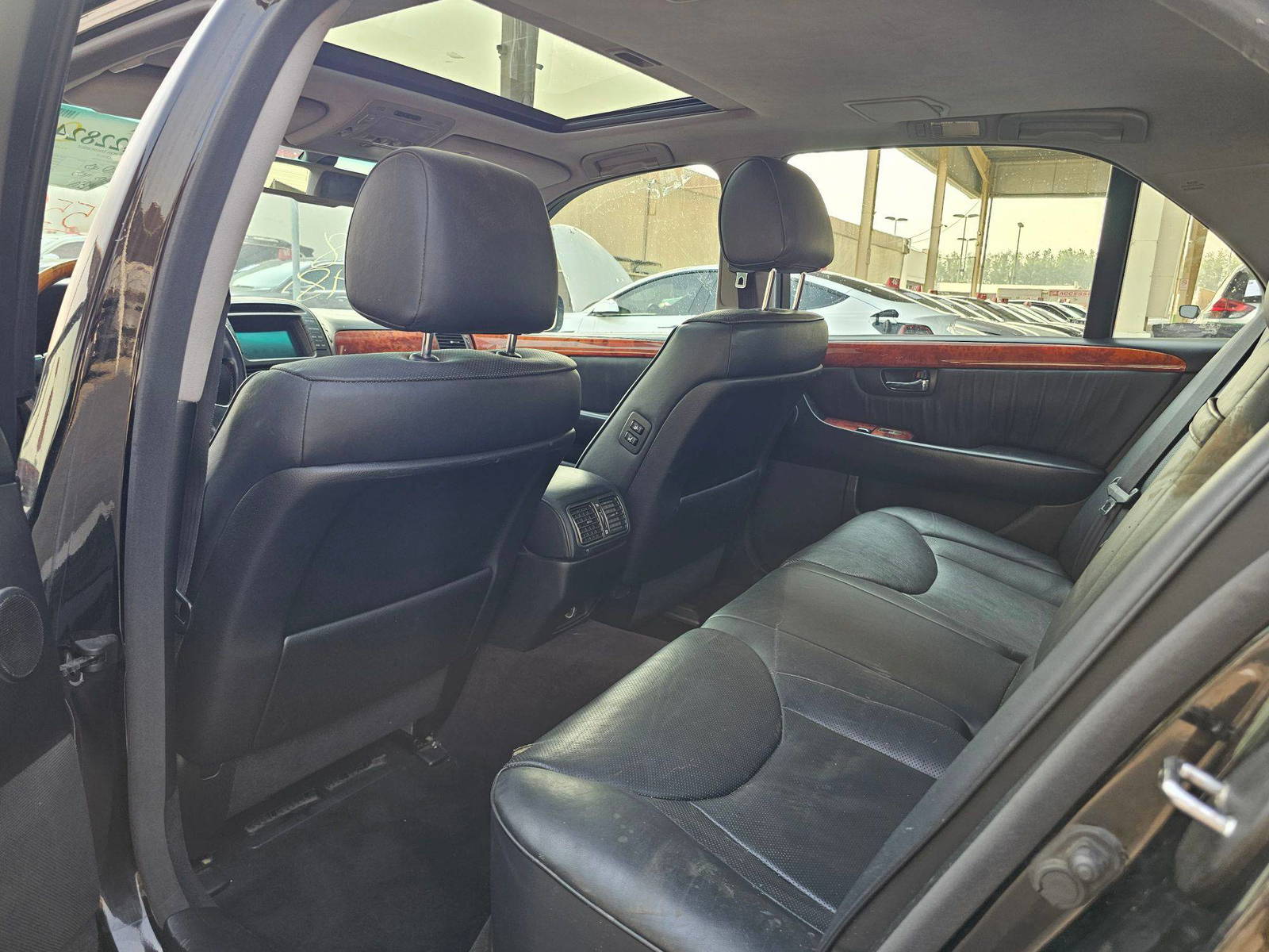 2005 LEXUS LS 430 — 198621 Miles — Lot 36F155023769 — Souq - Marhaba Auctions Used Cars - Image 6