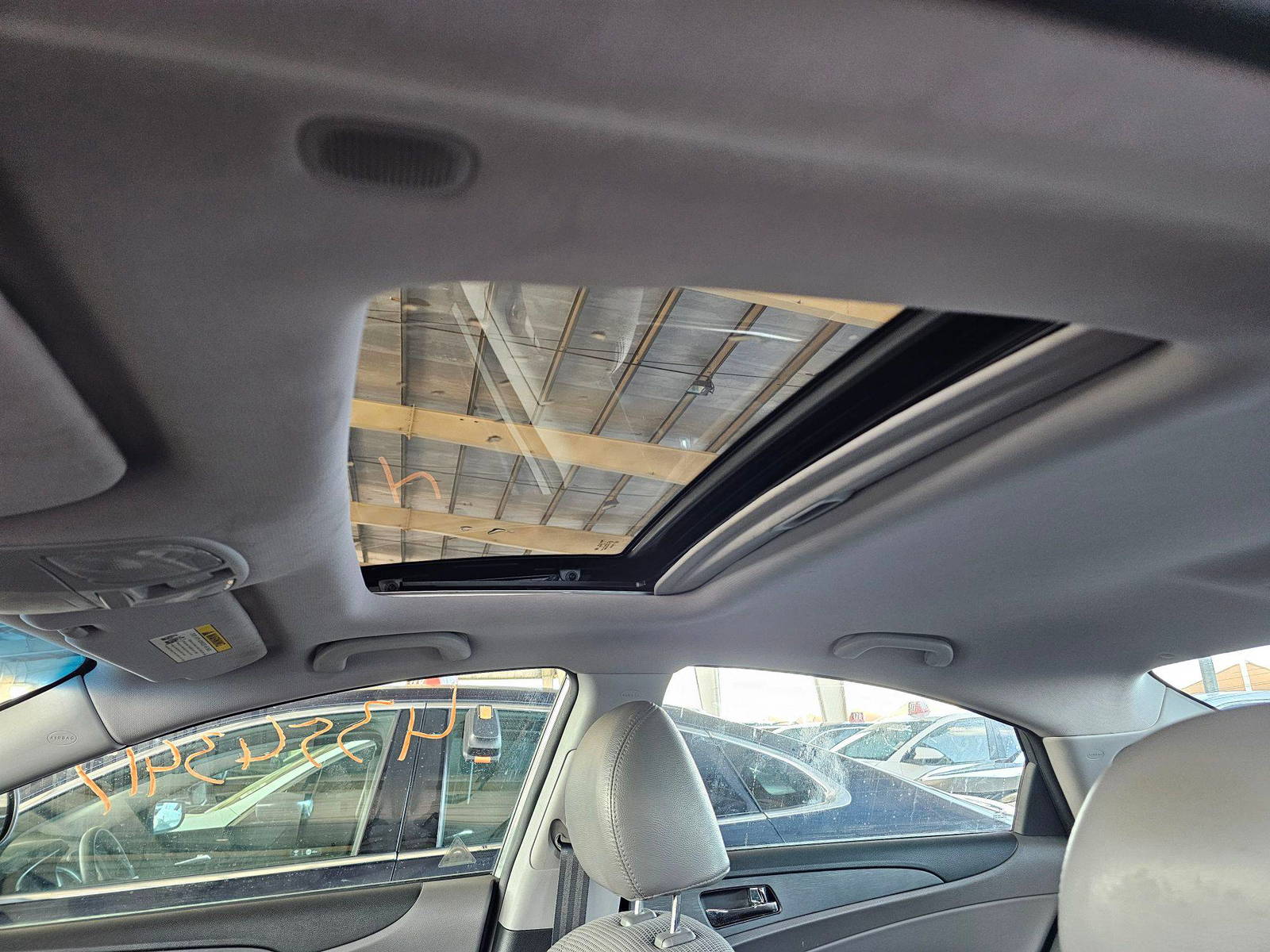 2011 HYUNDAI SONATA — 171080 Miles — Lot BH061011 — Souq - Marhaba Auctions Used Cars - Image 7