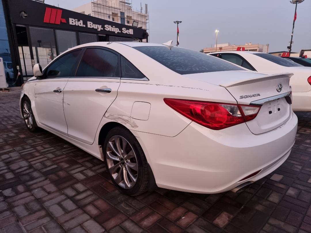 2012 HYUNDAI SONATA — 152776 Miles — Lot 124578 — Souq - Marhaba Auctions Used Cars - Image 4