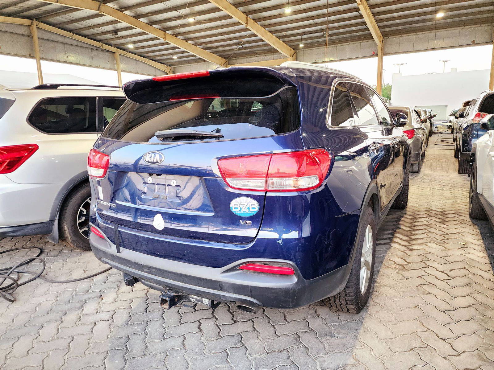 2017 KIA SORENTO — 120224 Miles — Lot HG308410 — Souq - Marhaba Auctions Used Cars - Image 3