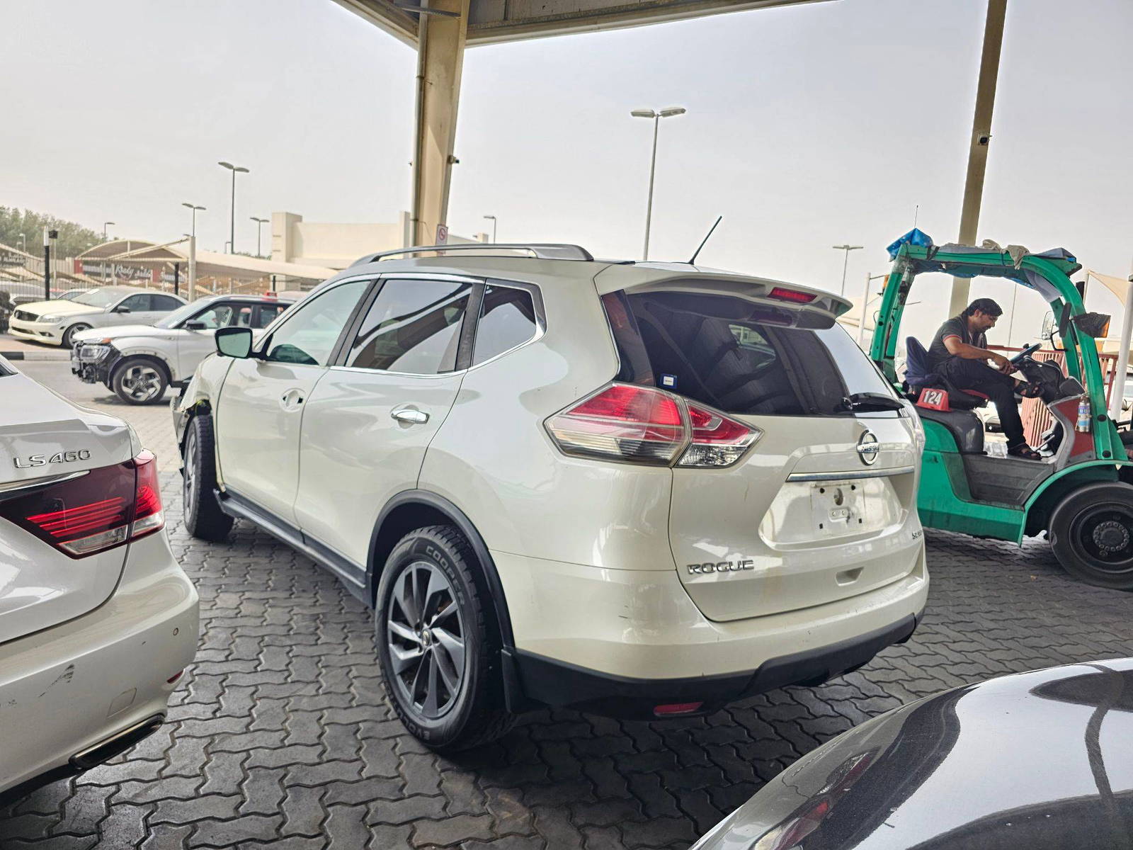 2016 NISSAN ROGUE — 166970 Miles — Lot MV0GC851152 — Main - Marhaba Auctions Used Cars - Image 3