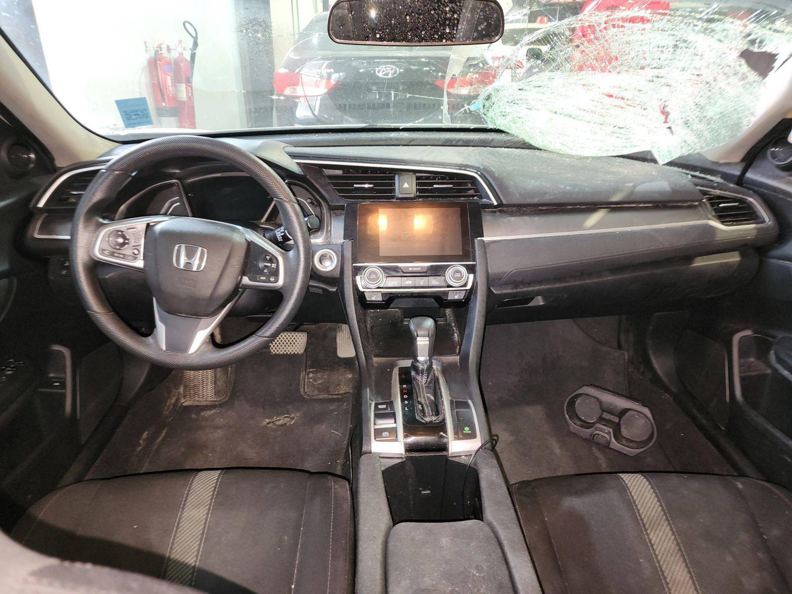 2017 HONDA CIVIC — 223237 KM — Lot 8735 — Al Quoz - Marhaba Auctions Used Cars - Image 7