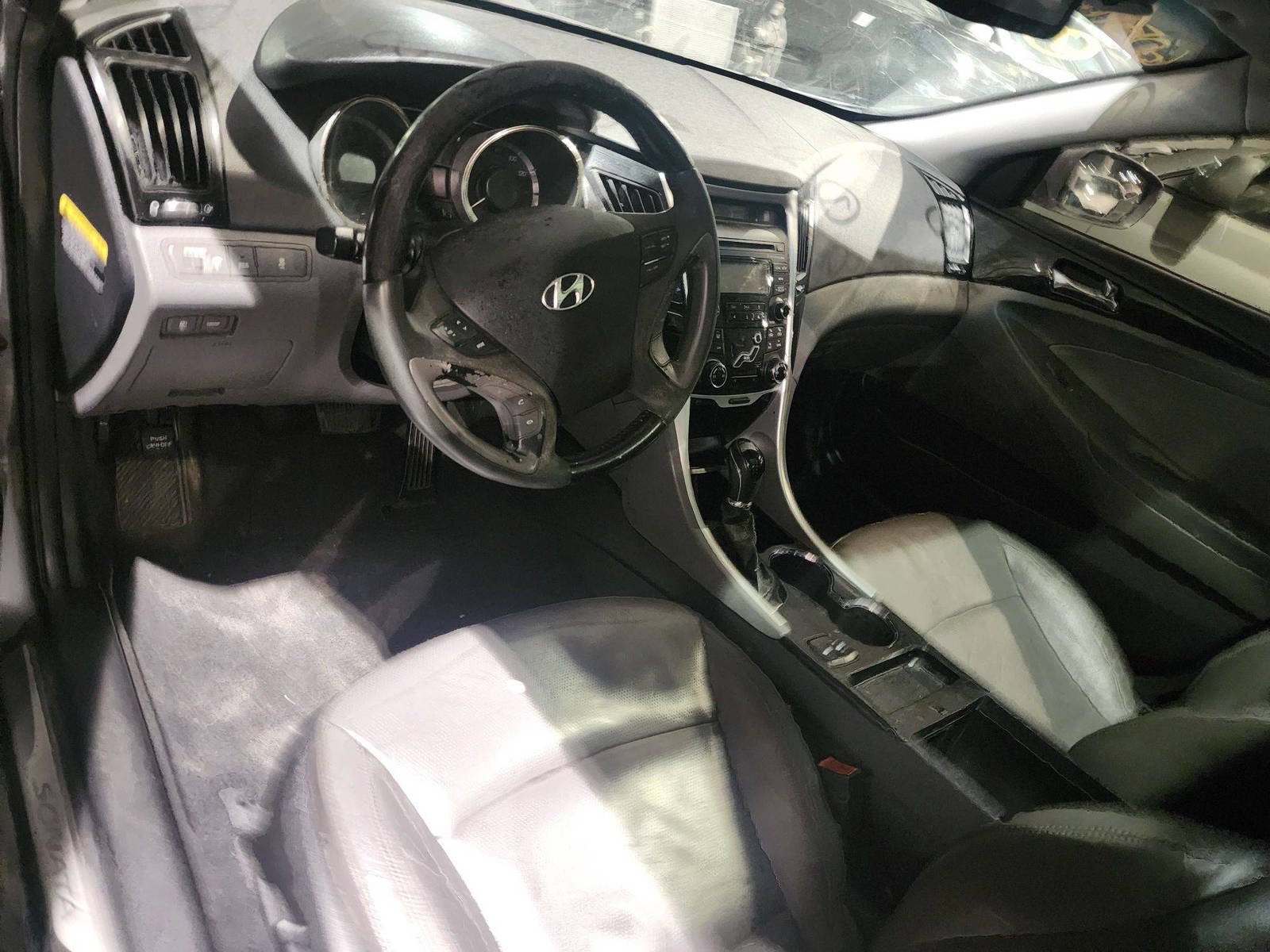 2012 HYUNDAI SONATA — 180143 Miles — Lot 60517153 - Marhaba Auctions Used Cars - Image 4