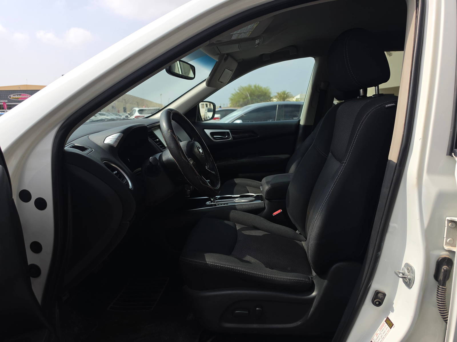 2017 NISSAN PATHFINDER — 276094 KM — Lot XHC613886 - Marhaba Auctions Used Cars - Image 6