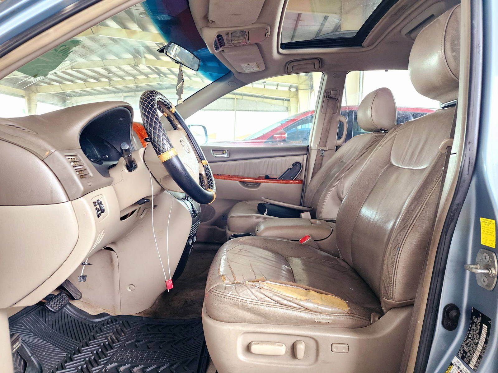 2010 TOYOTA SIENNA — 178497 Miles — Lot C7AS318870 — Souq - Marhaba Auctions Used Cars - Image 10