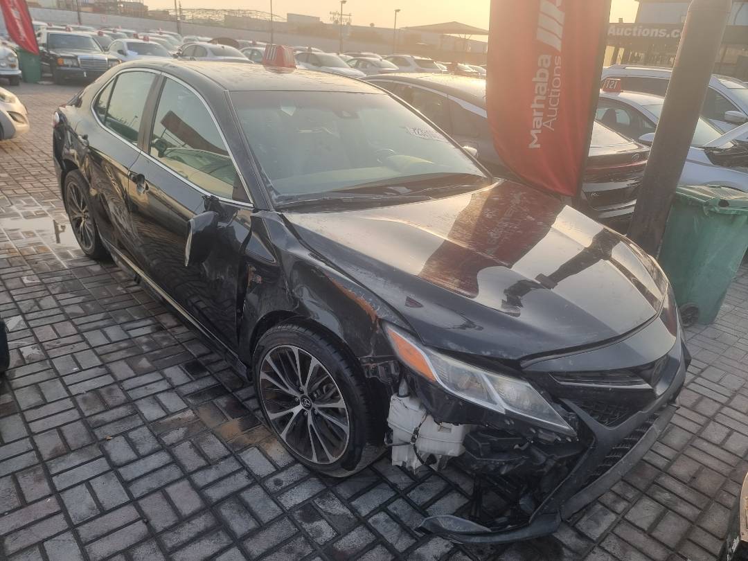 Toyota Camry 2020 view 2