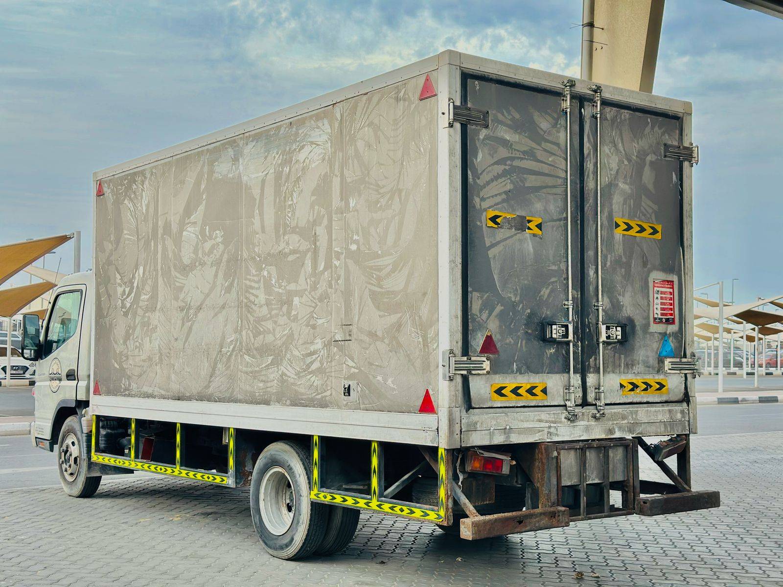 2016 MITSUBISHI CANTER FUSO — 116864 KM — Lot GK013752 — Souq - Marhaba Auctions Used Cars - Image 6
