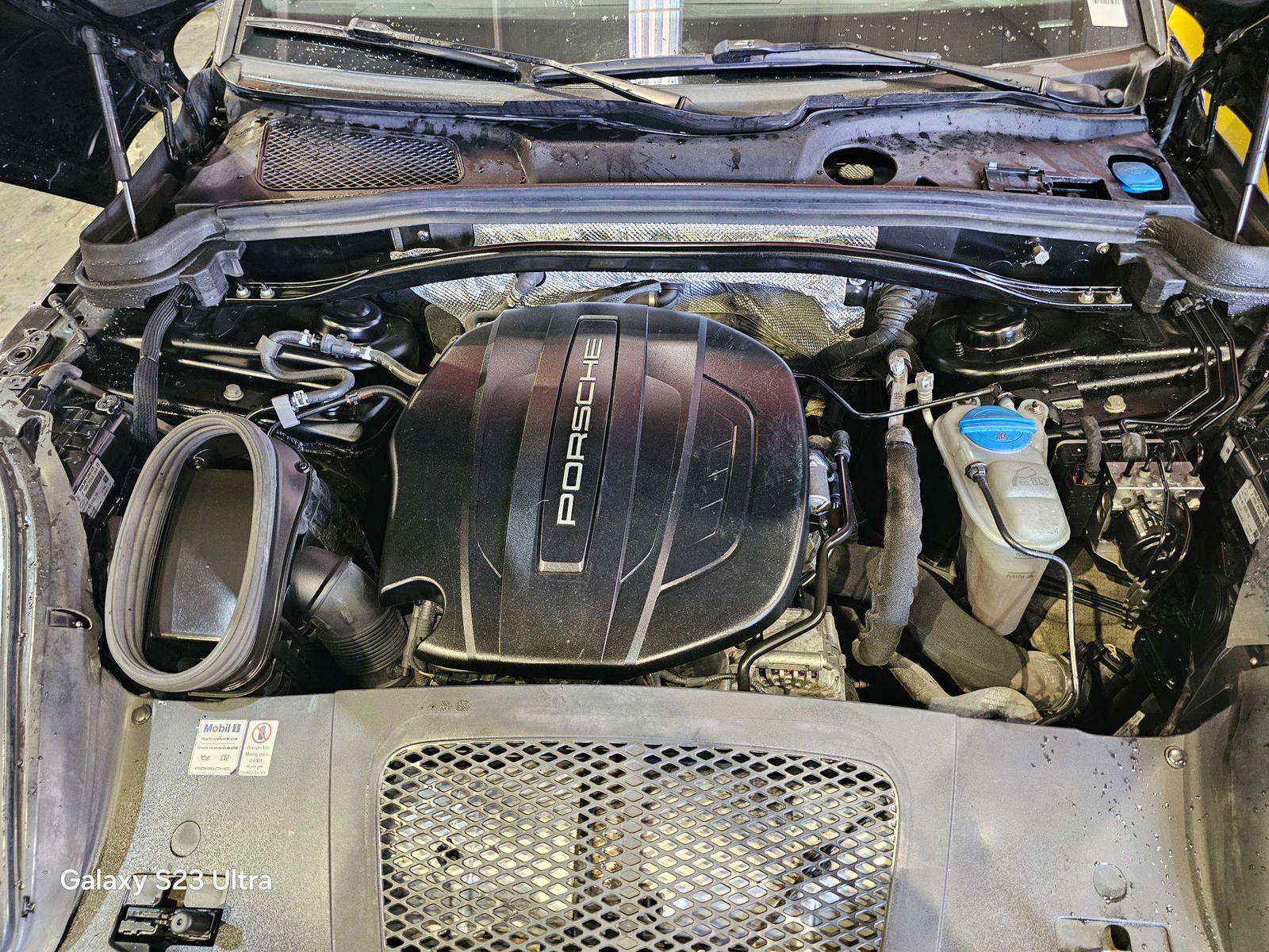 PORSCHE MACAN 2018 - Marhaba Auction Used Cars - Image 13