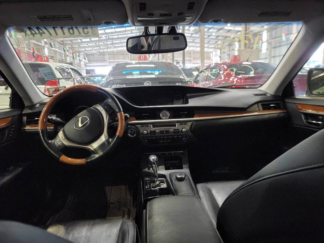 2013 LEXUS ES 300H — 151049 Miles — Lot 57611744 — Souq - Marhaba Auctions Used Cars - Image 8