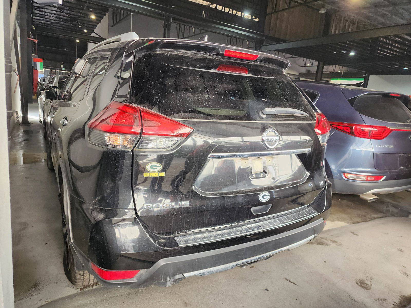 2018 NISSAN ROGUE — 162819 Miles — Lot 69918104 — Al Quoz - Marhaba Auctions Used Cars - Image 4