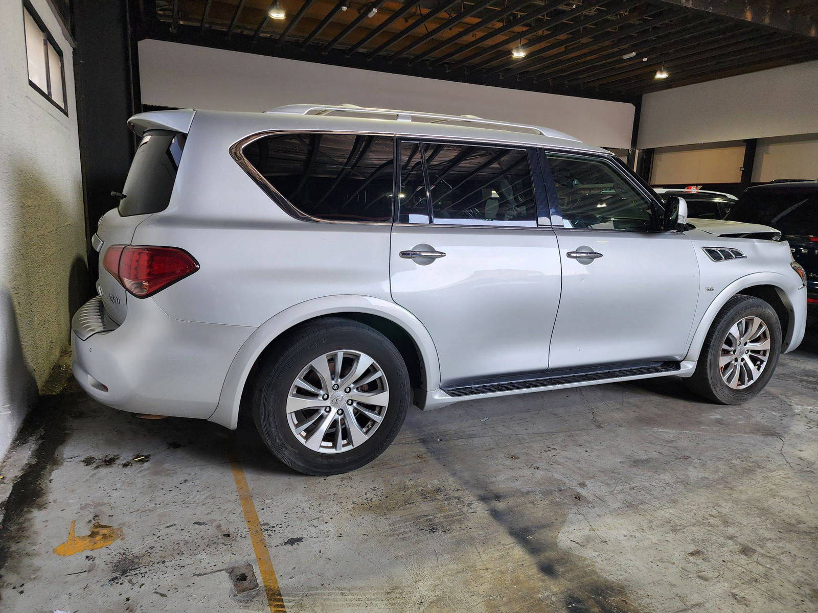 2016 INFINITI QX80 — 120507 Miles — Lot 80493514 — Al Quoz - Marhaba Auctions Used Cars - Image 3