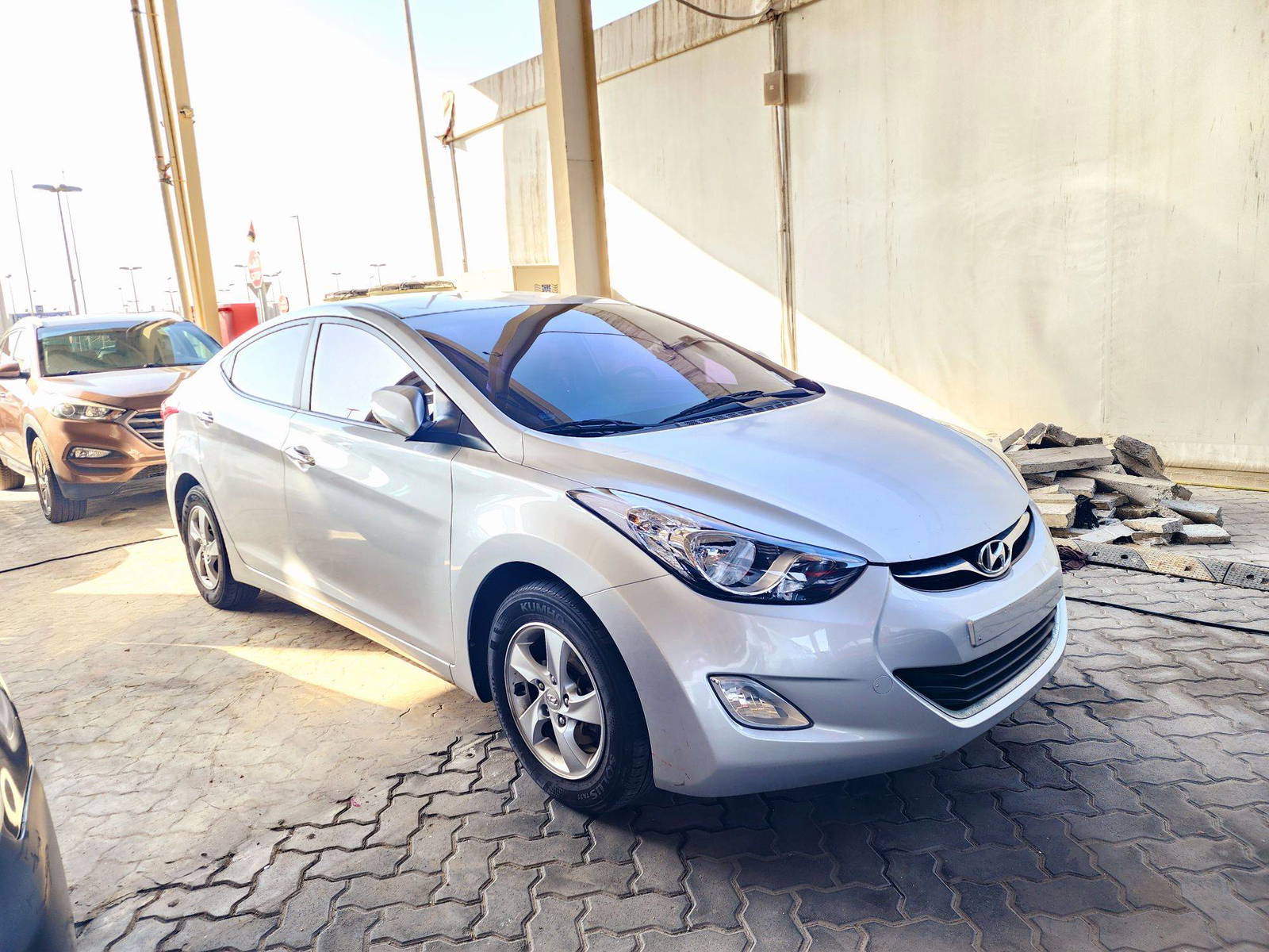 2012 HYUNDAI AVANTE — 146938 KM — Lot 567329 — Souq - Marhaba Auctions Used Cars - Image 4