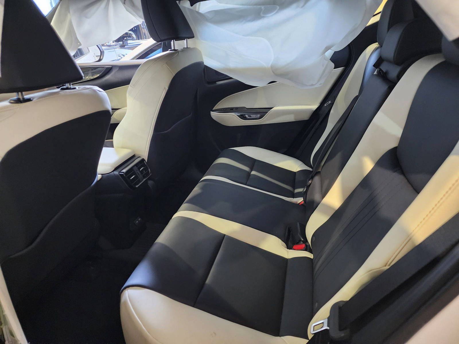 2024 LEXUS NX 250 — 1596 Miles — Lot 39394073 — Al Quoz - Marhaba Auctions Used Cars - Image 6