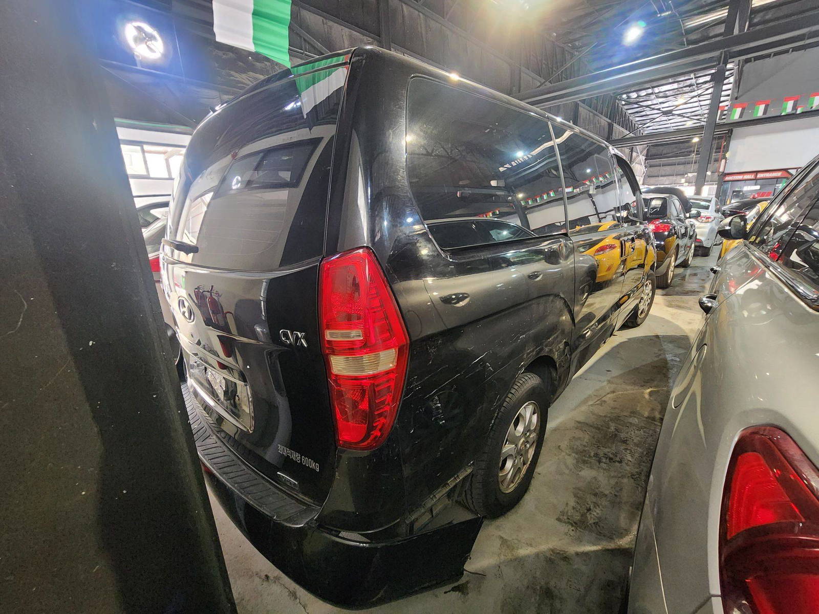 2010 HYUNDAI GRAND STAREX — 263845 KM — Lot 174789 — Main - Marhaba Auctions Used Cars - Image 5