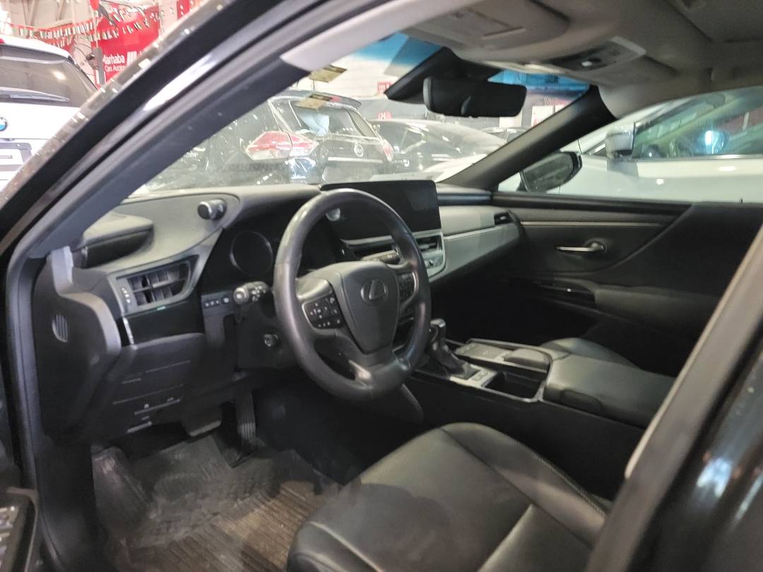 2022 LEXUS ES 300H — 131796 Miles — Lot 25914 — Main - Marhaba Auctions Used Cars - Image 6