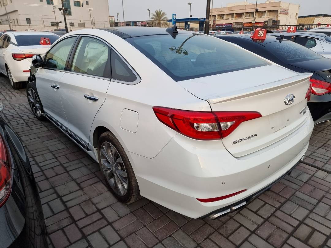 2015 HYUNDAI SONATA — 116883 Miles — Lot 215487 — Ind. 12 - Marhaba Auctions Used Cars - Image 4