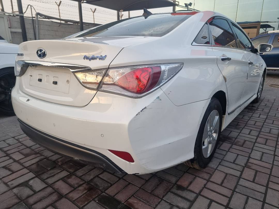 2012 HYUNDAI SONATA — 226199 KM — Lot 013289 — Souq - Marhaba Auctions Used Cars - Image 6