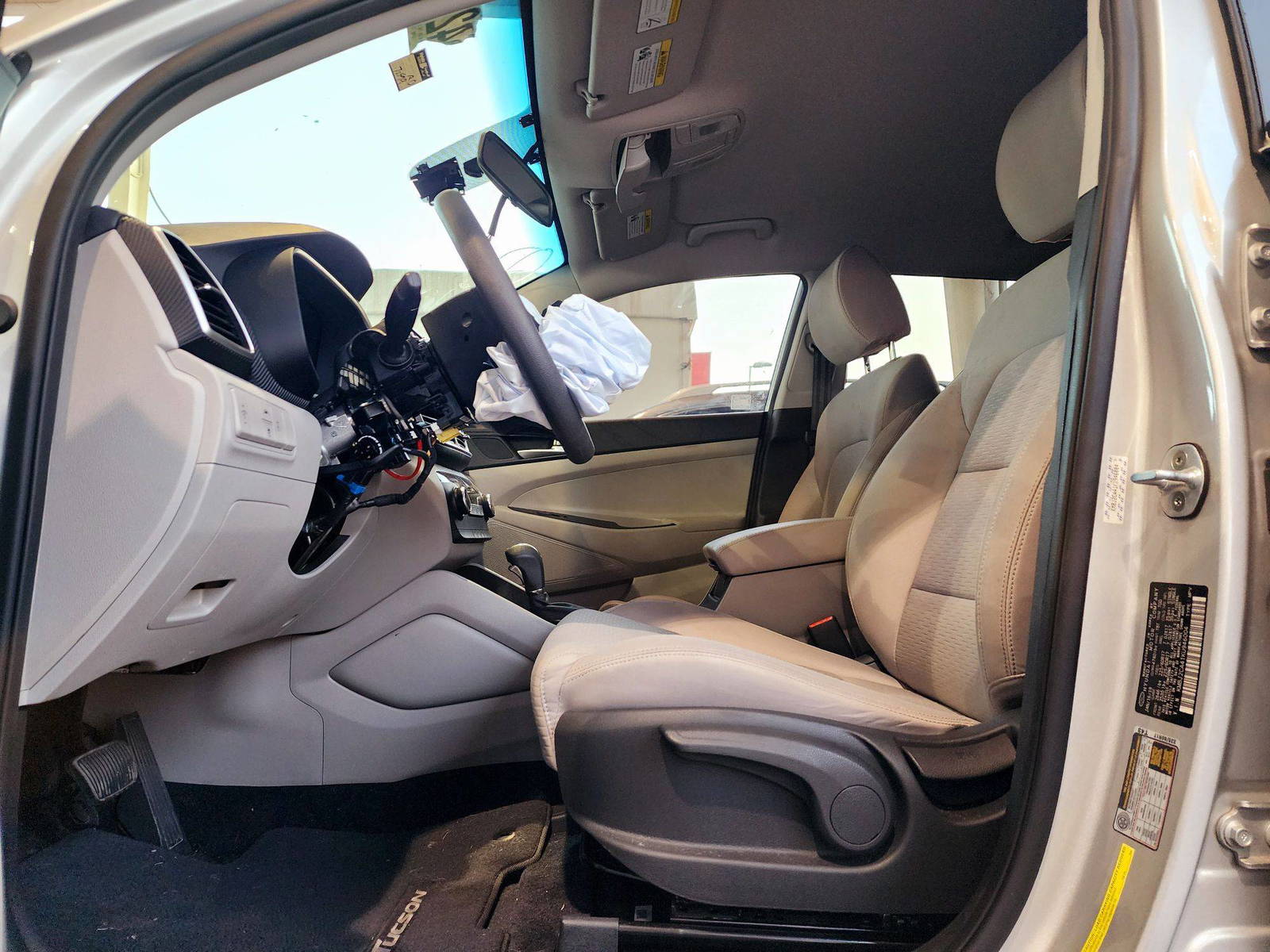 2019 HYUNDAI TUCSON — 70599 Miles — Lot A41KU946004 — Souq - Marhaba Auctions Used Cars - Image 8