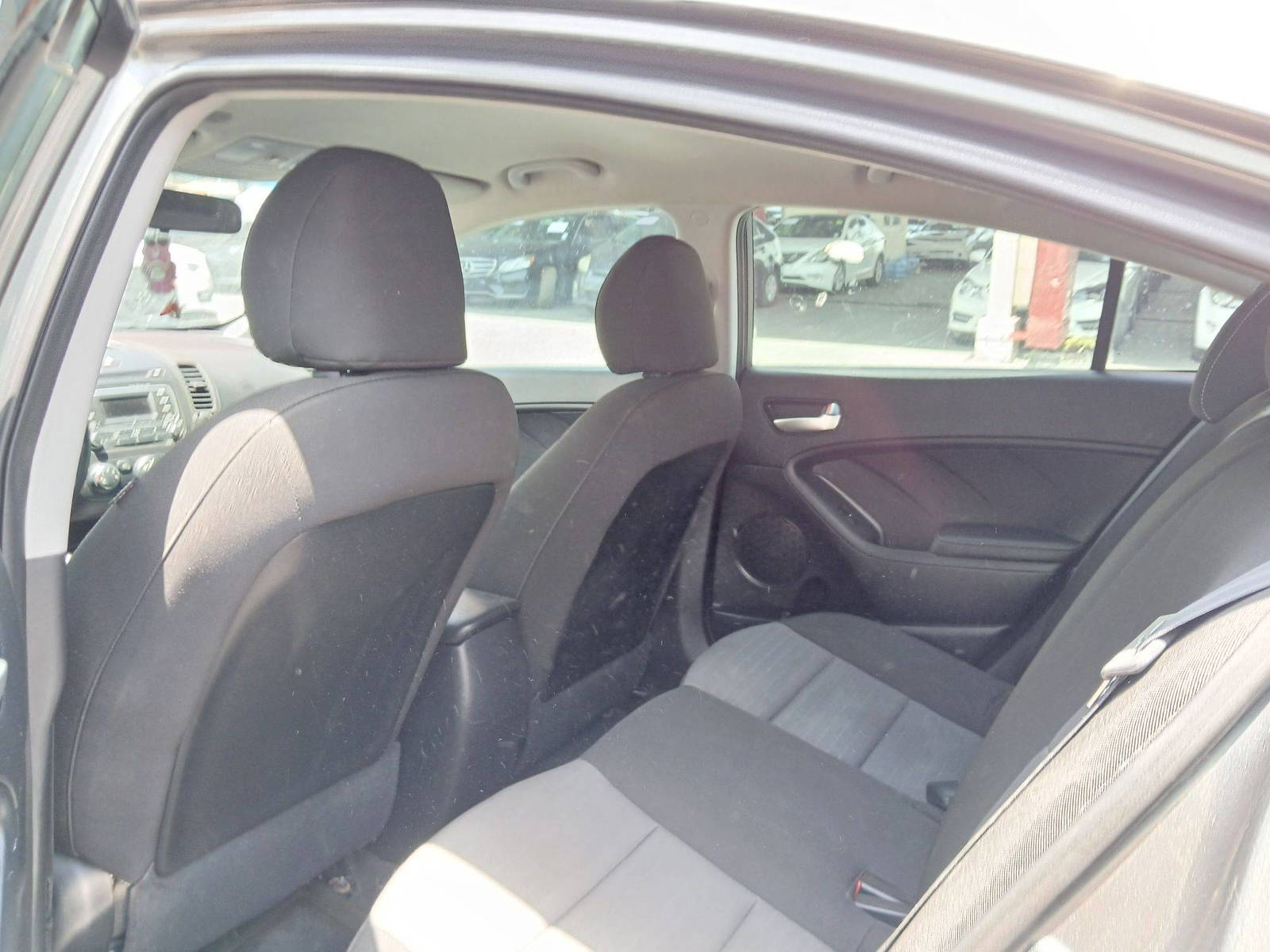 2016 KIA FORTE — 123377 KM — Lot 499572 — Souq - Marhaba Auctions Used Cars - Image 6