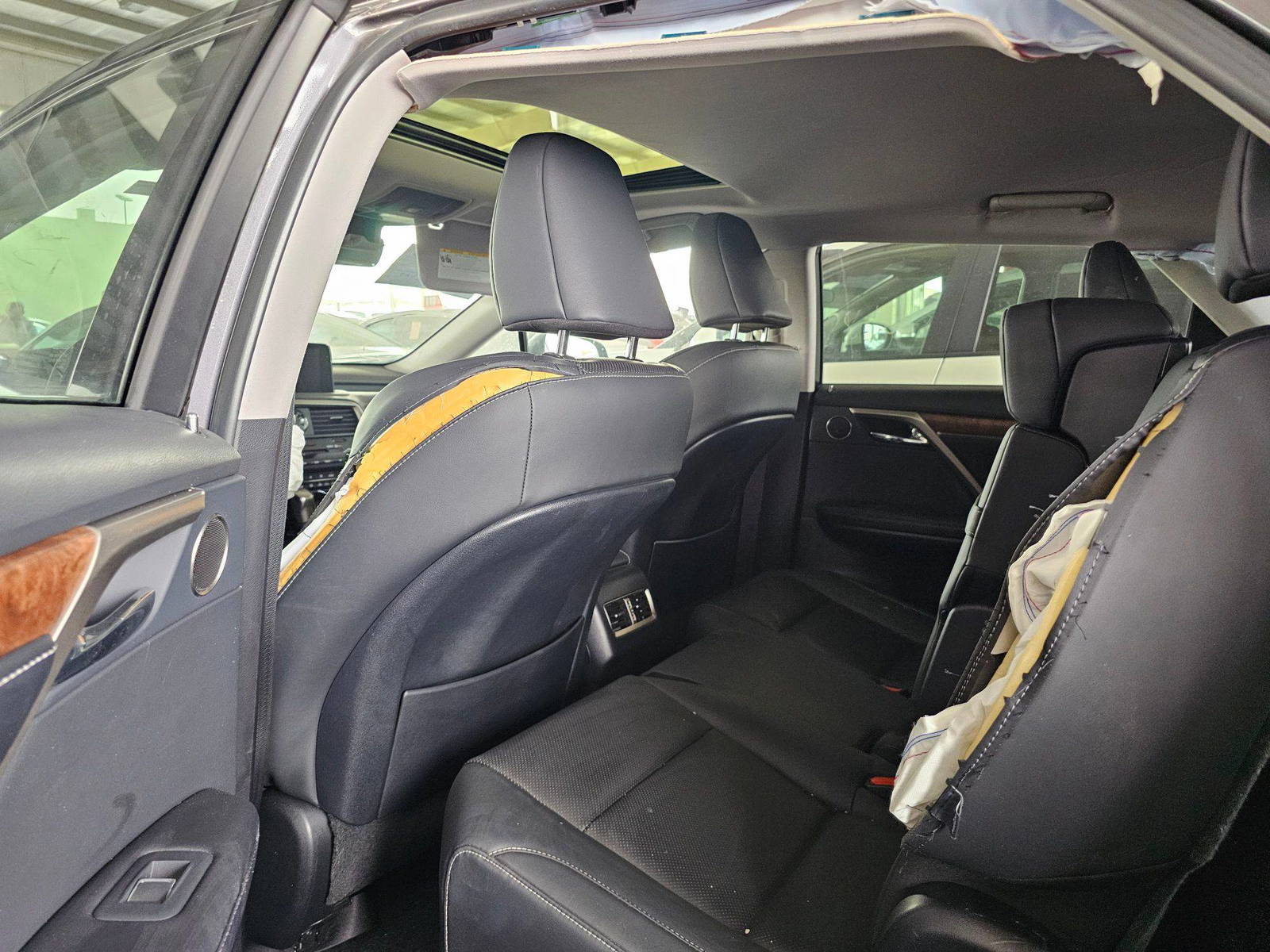 2022 LEXUS RX 350 — 38685 Miles — Lot FA1N2039659 — Souq - Marhaba Auctions Used Cars - Image 7