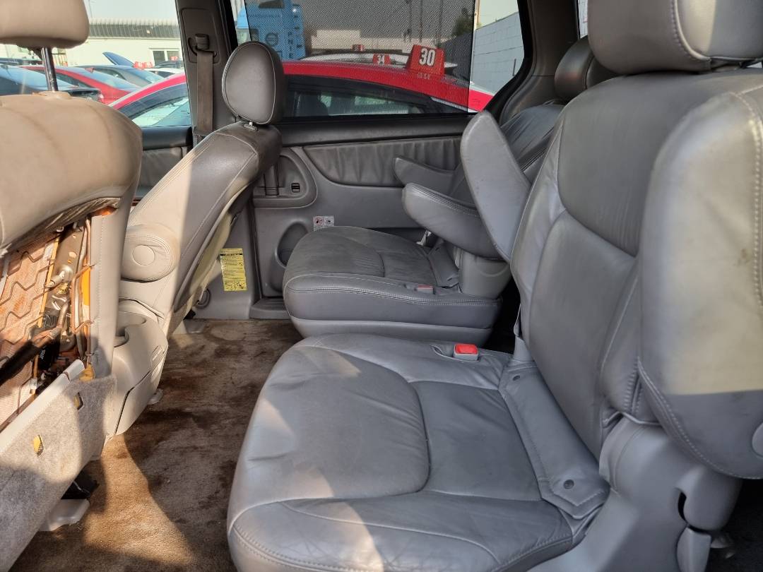 2005 TOYOTA SIENNA — 270431 Miles — Lot 1256487 — Ind. 12 - Marhaba Auctions Used Cars - Image 7