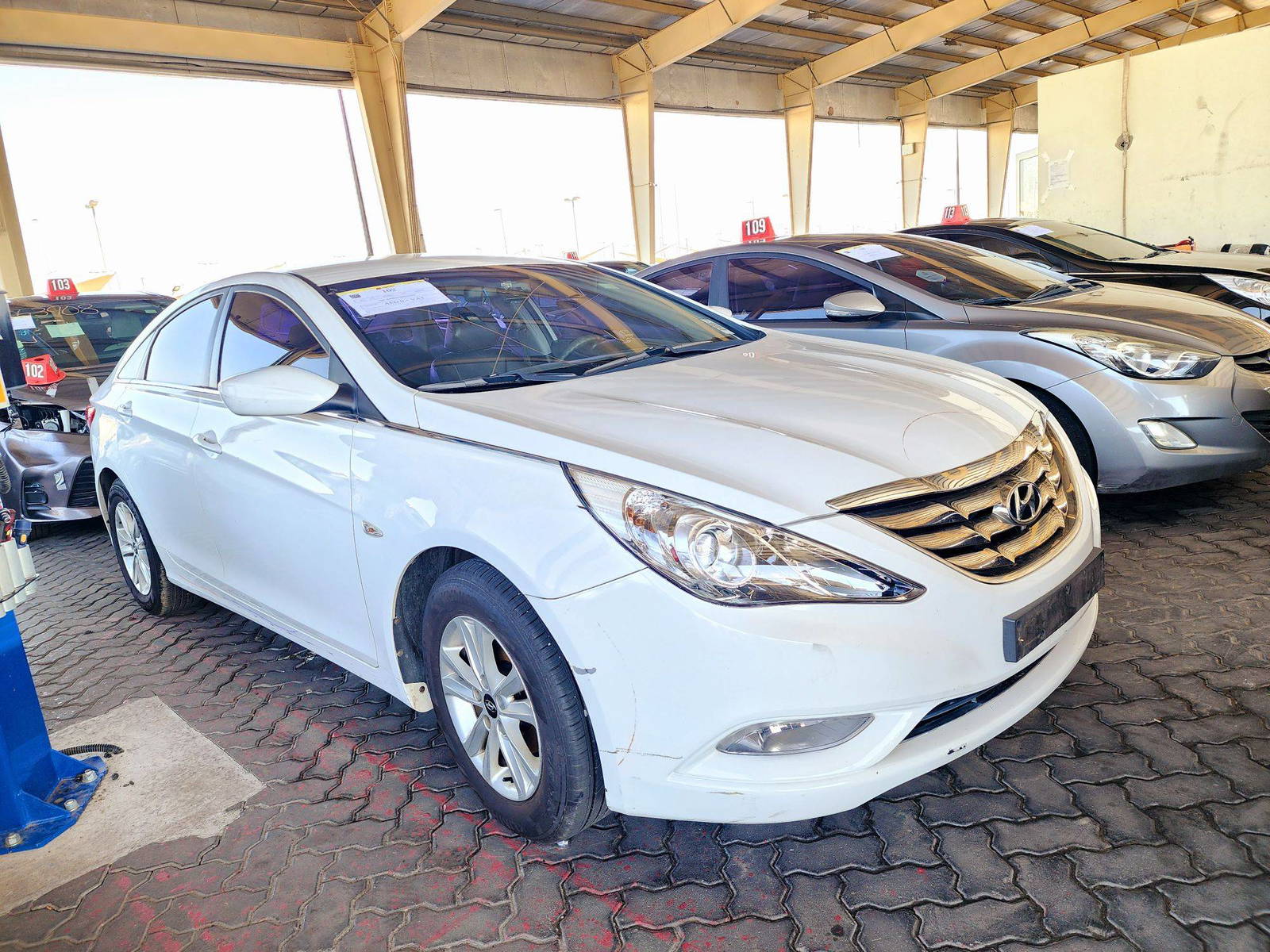 2011 HYUNDAI SONATA — 154878 KM — Lot 326537 — Souq - Marhaba Auctions Used Cars - Image 4