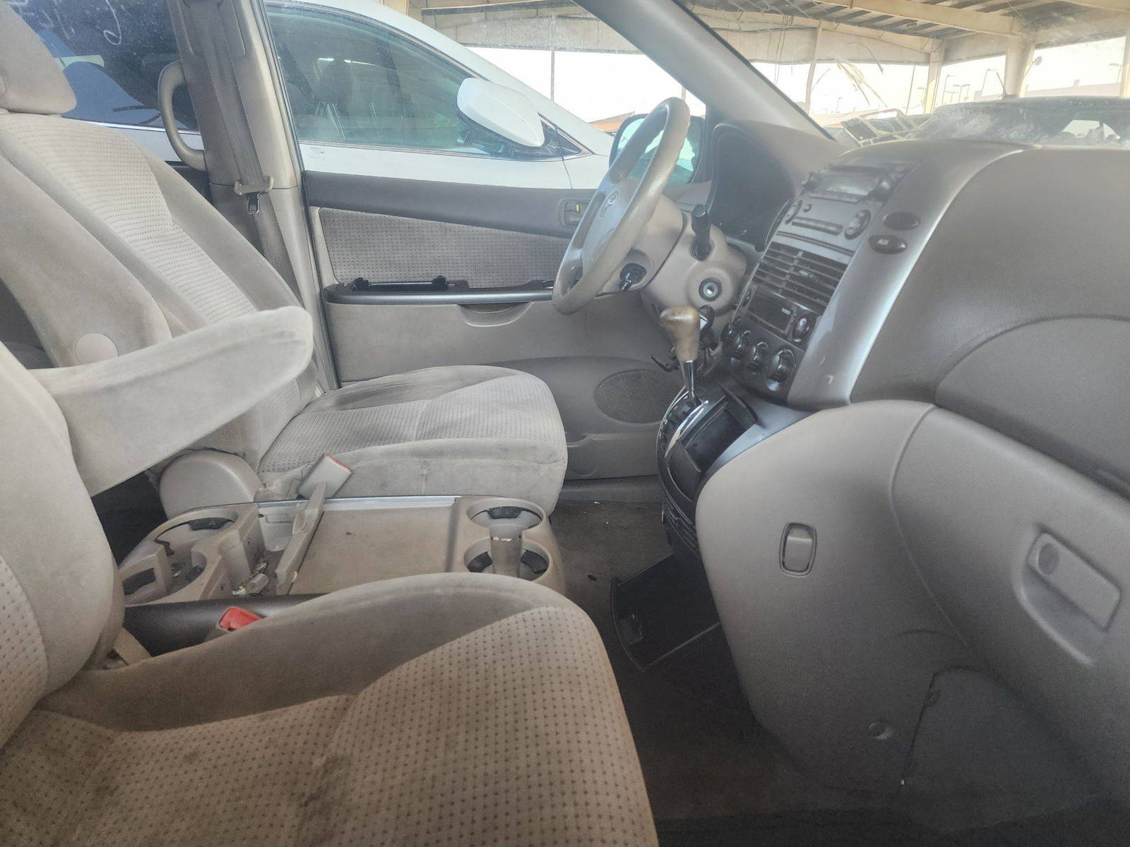 2006 TOYOTA SIENNA — 189759 Miles — Lot 67371503 - Marhaba Auctions Used Cars - Image 8