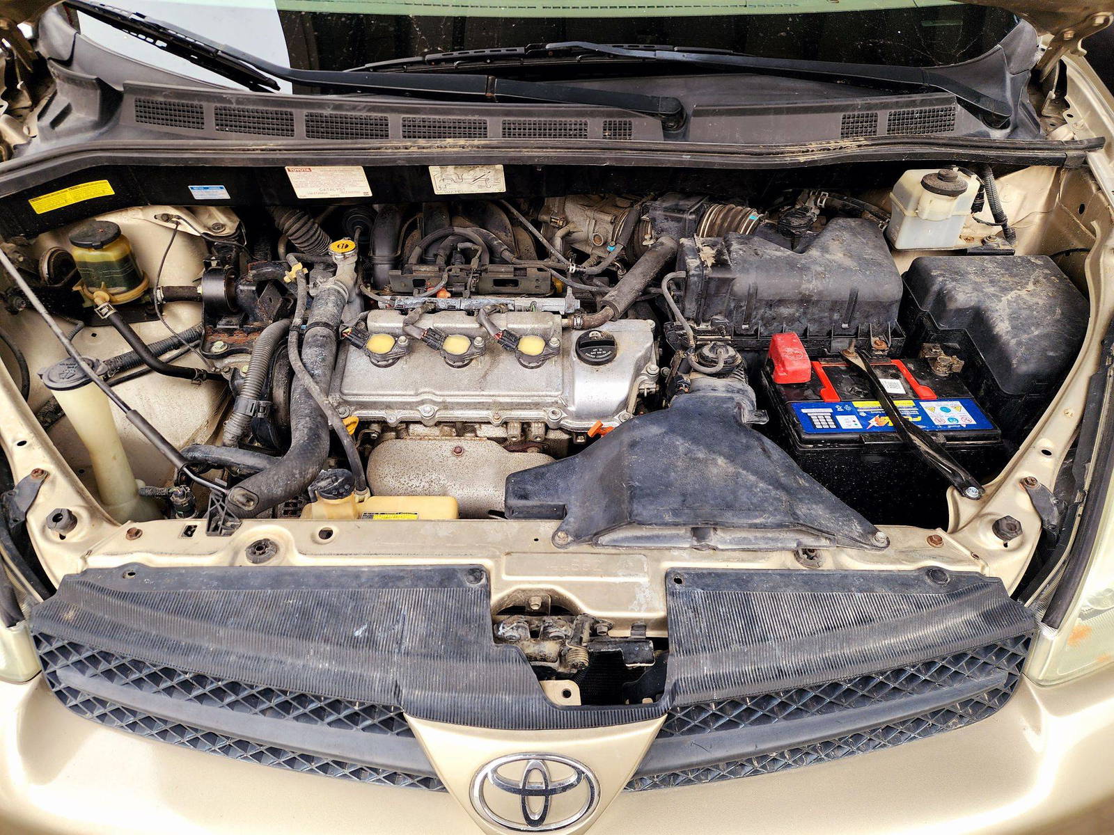 2004 TOYOTA SIENNA — 241372 Miles — Lot S019721 — Souq - Marhaba Auctions Used Cars - Image 12