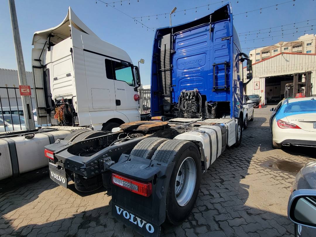 2015 VOLVO FH-Series — 927112 KM — Lot FB729977 — Main - Marhaba Auctions Used Cars - Image 4
