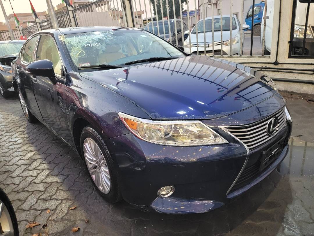 2015 LEXUS ES 350 — 72312 Miles — Lot 2166033 - Marhaba Auctions Used Cars - Image 4