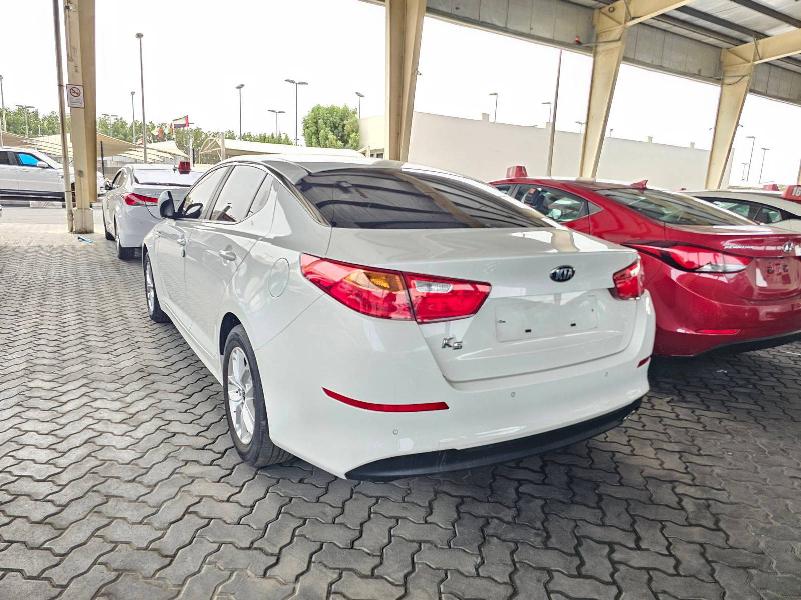 2014 KIA K5 — 177376 KM — Lot 433389 — Souq - Marhaba Auctions Used Cars - Image 5