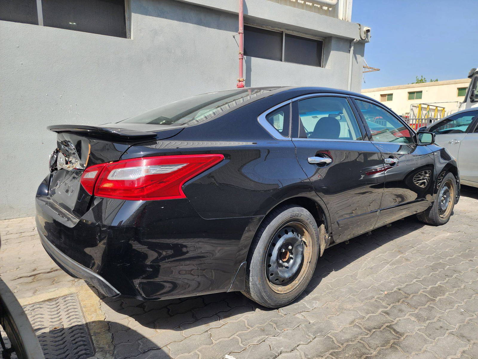 2018 NISSAN ALTIMA — 195466 Miles — Lot 6931582 — Souq - Marhaba Auctions Used Cars - Image 4