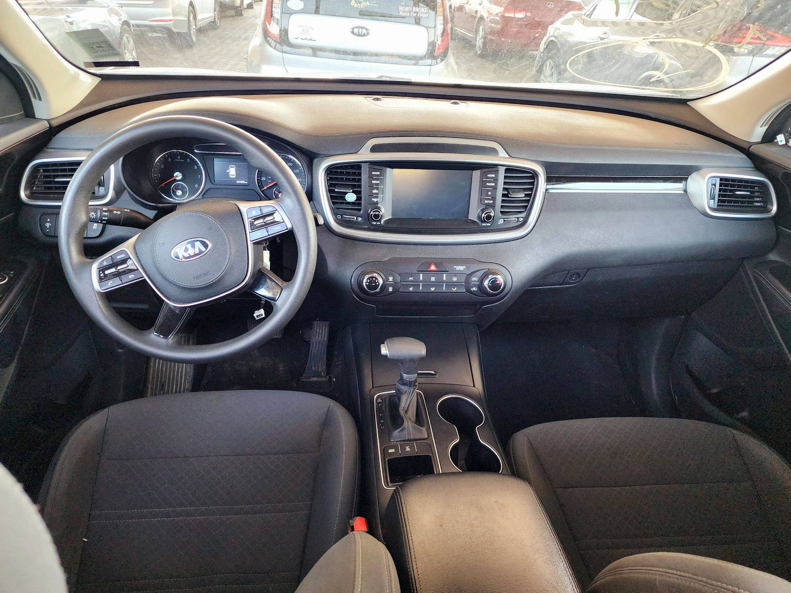 2020 KIA SORENTO — 97455 Miles — Lot LG614940 — Souq - Marhaba Auctions Used Cars - Image 7