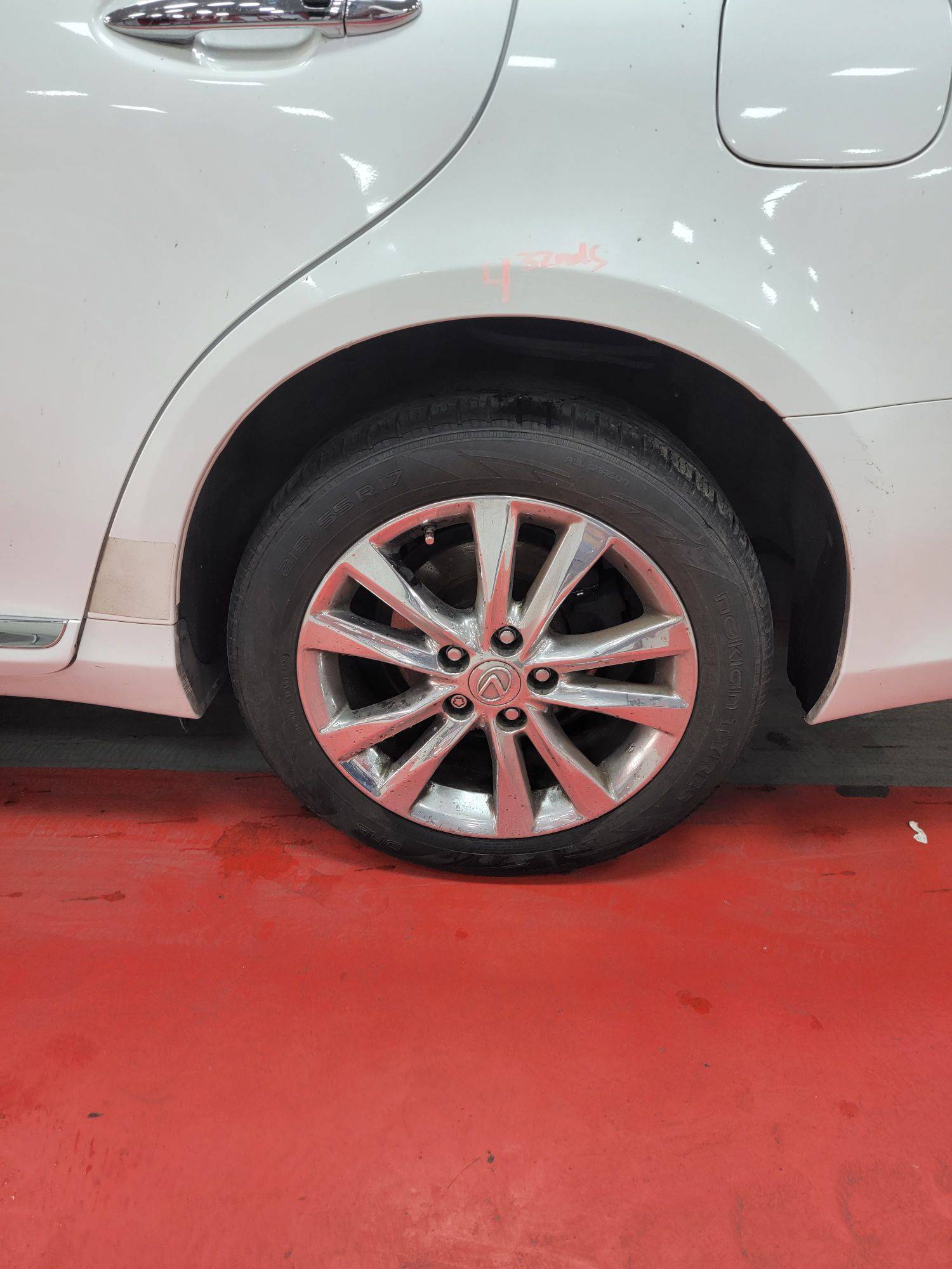 2010 LEXUS ES 350 — 173635 Miles — Lot 92107215 — Main - Marhaba Auctions Used Cars - Image 7