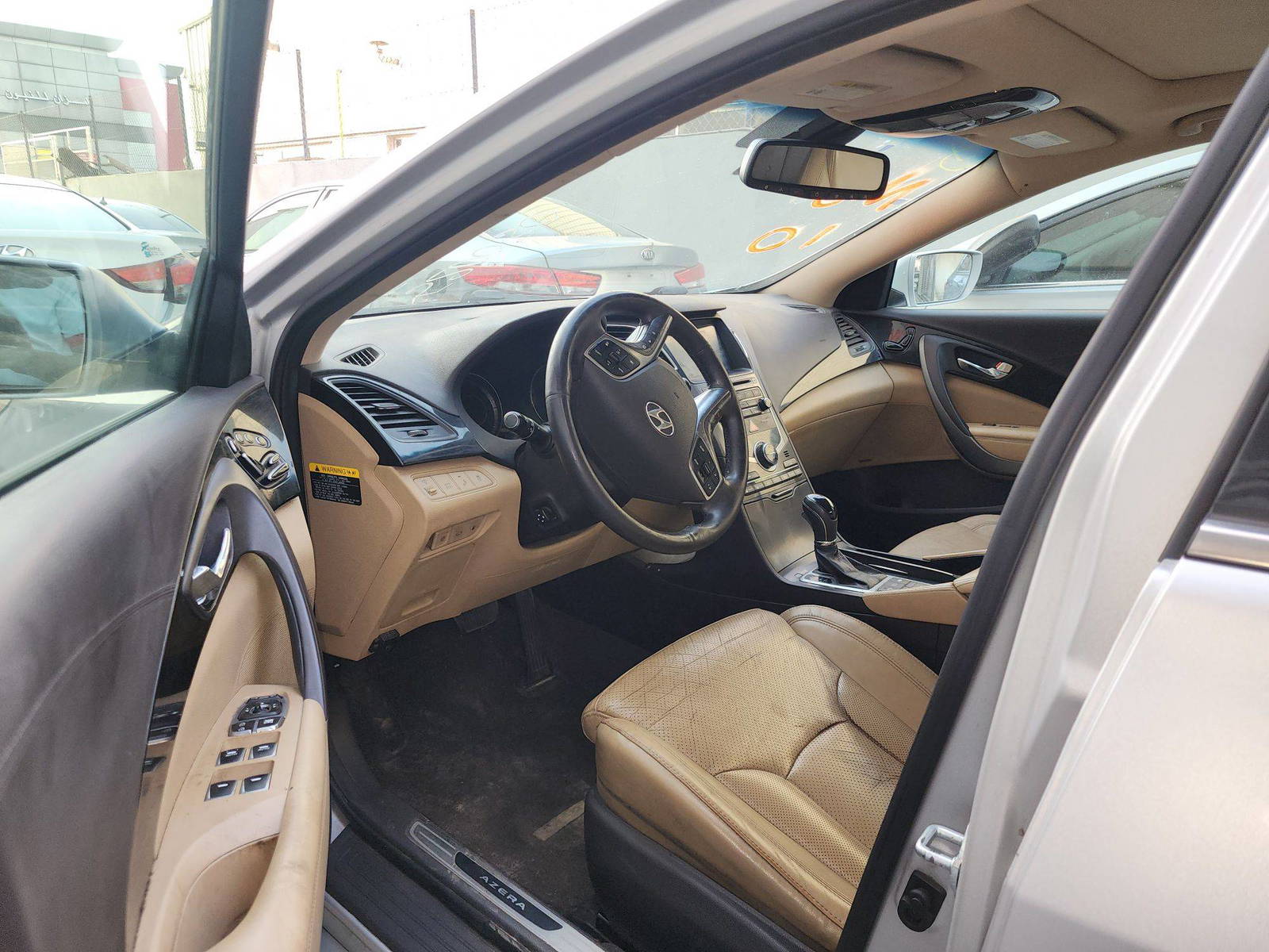 2016 HYUNDAI AZERA — 178029 Miles — Lot GA520030 — Al Quoz - Marhaba Auctions Used Cars - Image 9